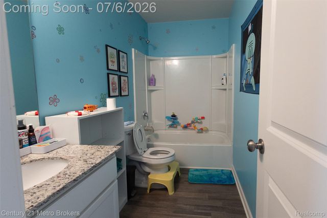 2207 Legacy Drive, Burton, MI 48519