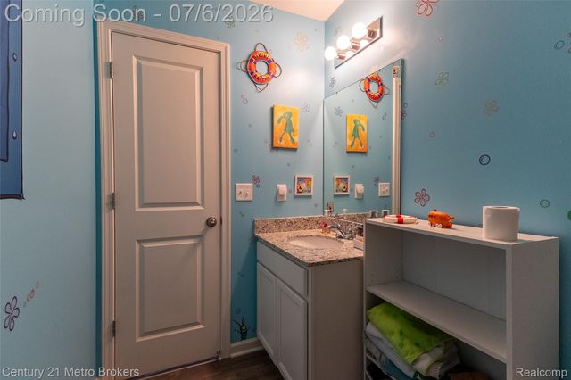 2207 Legacy Drive, Burton, MI 48519