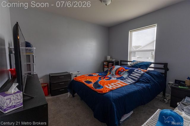 2207 Legacy Drive, Burton, MI 48519