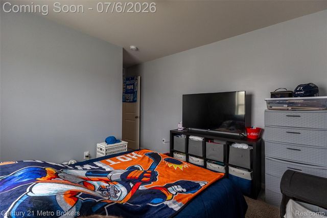 2207 Legacy Drive, Burton, MI 48519