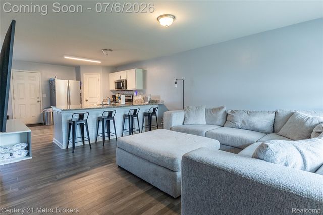 2207 Legacy Drive, Burton, MI 48519