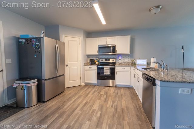 2207 Legacy Drive, Burton, MI 48519