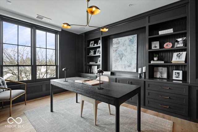 41 N Rangeline Road 306, Carmel, IN 46032