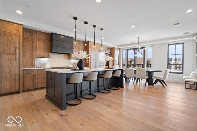 41 N Rangeline Road 306, Carmel, IN 46032