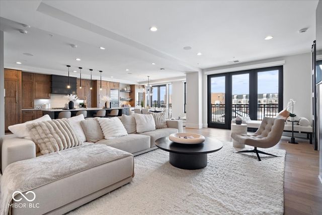 41 N Rangeline Road 306, Carmel, IN 46032