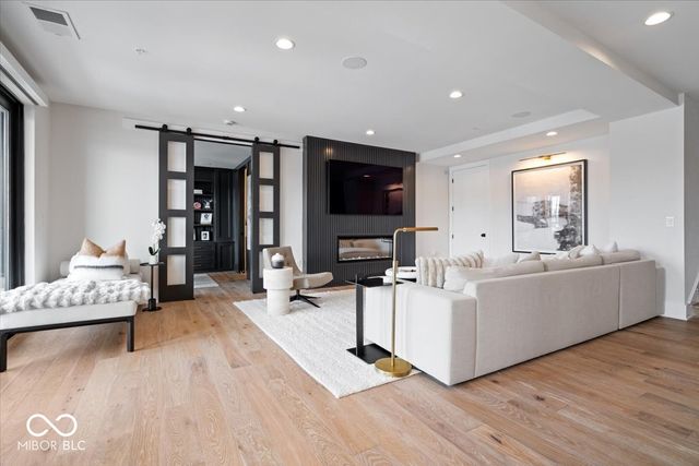 41 N Rangeline Road 306, Carmel, IN 46032