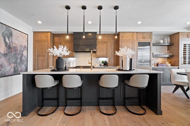 41 N Rangeline Road 306, Carmel, IN 46032