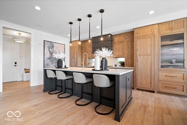 41 N Rangeline Road 306, Carmel, IN 46032