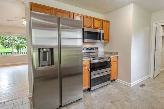 131 Avalon Dr, Shelbyville, TN 37160