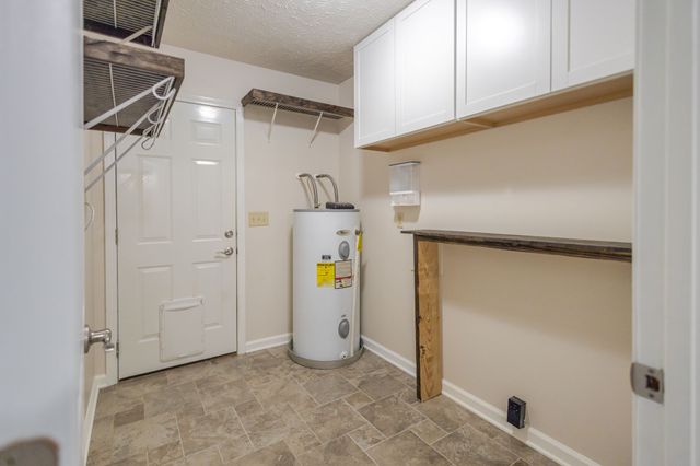 131 Avalon Dr, Shelbyville, TN 37160