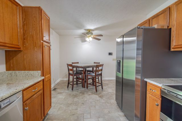 131 Avalon Dr, Shelbyville, TN 37160