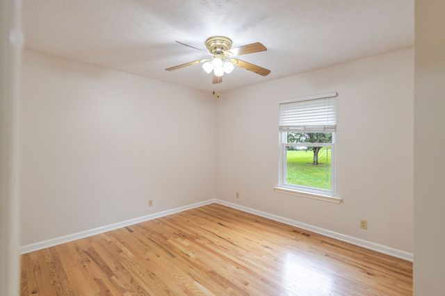131 Avalon Dr, Shelbyville, TN 37160