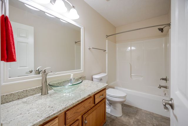 131 Avalon Dr, Shelbyville, TN 37160