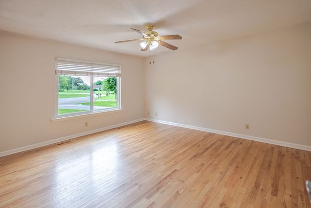 131 Avalon Dr, Shelbyville, TN 37160