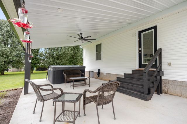 131 Avalon Dr, Shelbyville, TN 37160