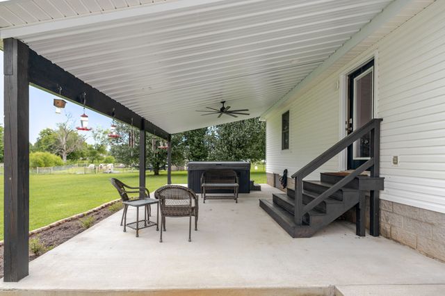 131 Avalon Dr, Shelbyville, TN 37160