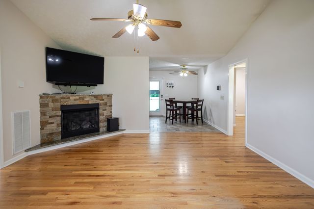 131 Avalon Dr, Shelbyville, TN 37160