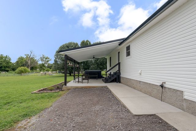 131 Avalon Dr, Shelbyville, TN 37160