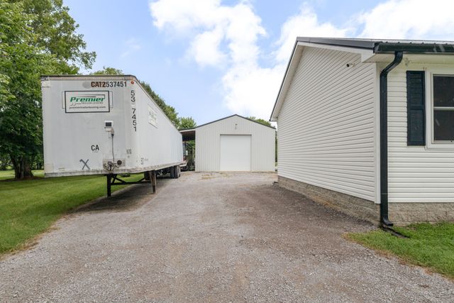 131 Avalon Dr, Shelbyville, TN 37160