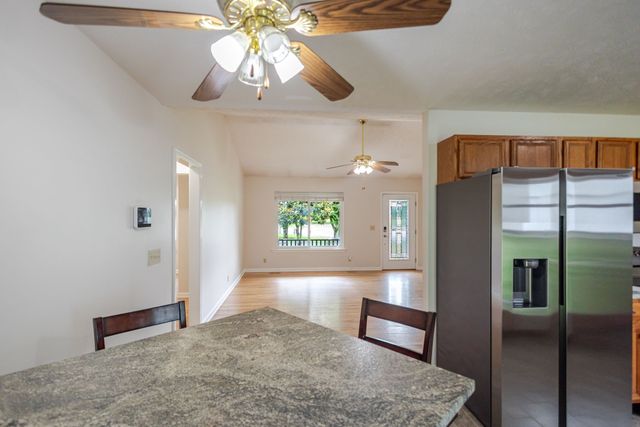 131 Avalon Dr, Shelbyville, TN 37160