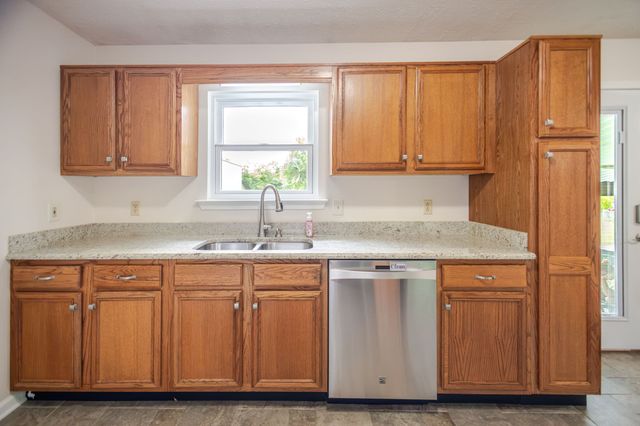 131 Avalon Dr, Shelbyville, TN 37160