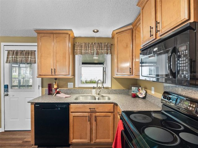 1417 E SCHWARTZ BOULEVARD, The Villages, FL 32159