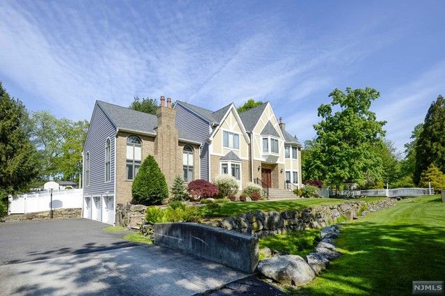 5 Williams Crest, Park Ridge, NJ 07656