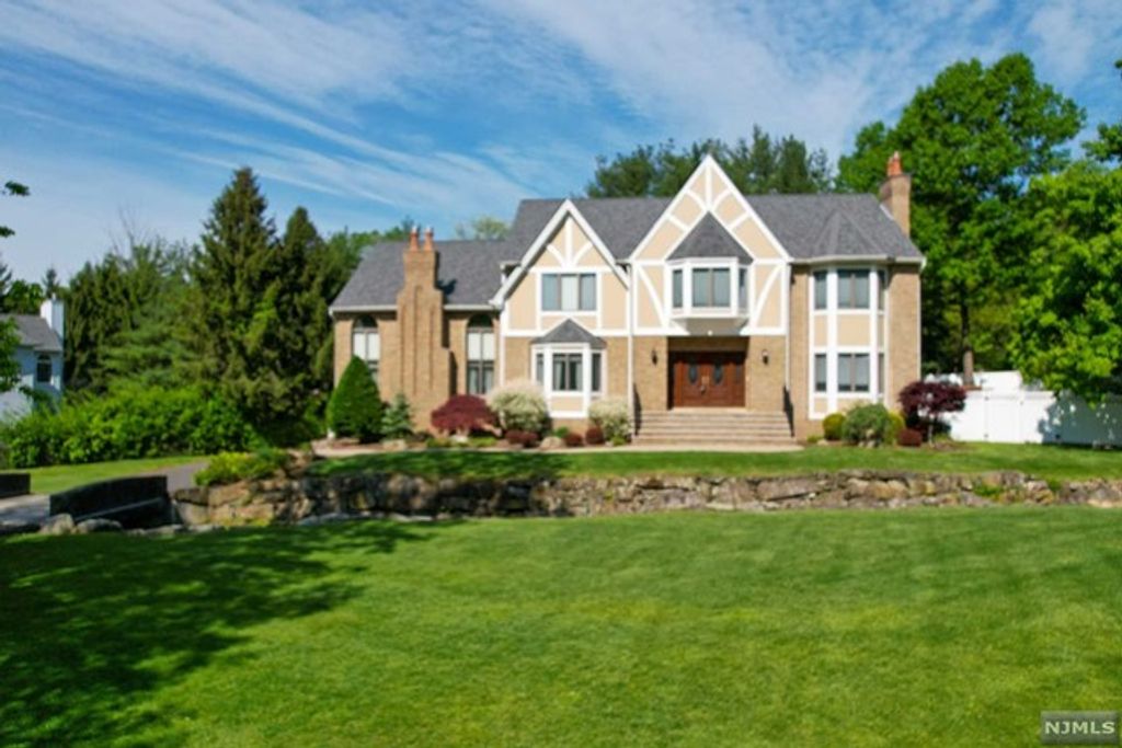 5 Williams Crest, Park Ridge, NJ 07656
