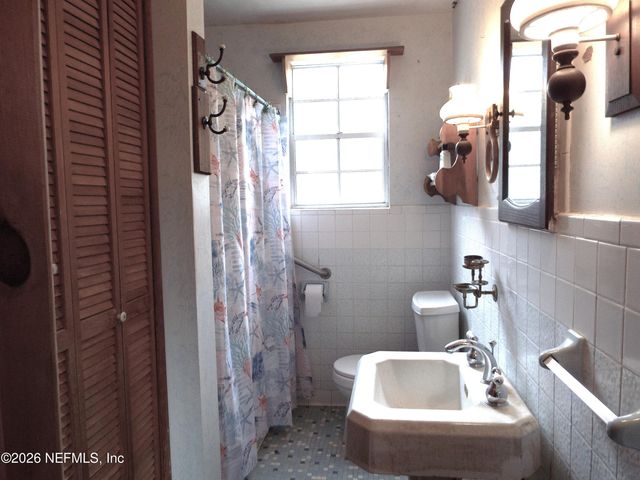 214 MIRROR LAKE Drive, Interlachen, FL 32148