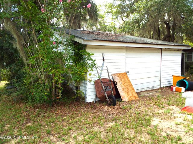 214 MIRROR LAKE Drive, Interlachen, FL 32148