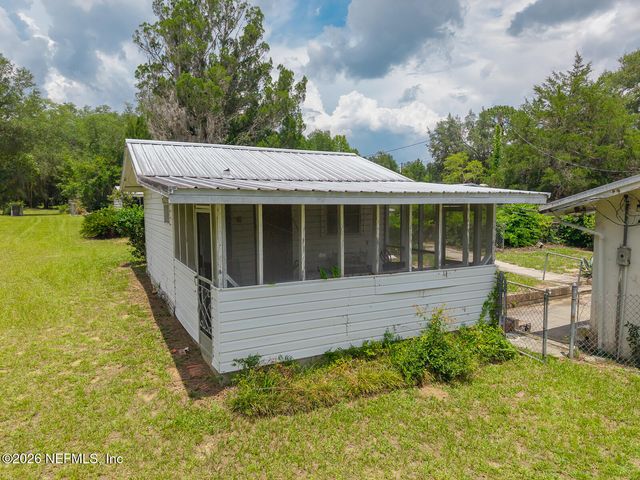 214 MIRROR LAKE Drive, Interlachen, FL 32148