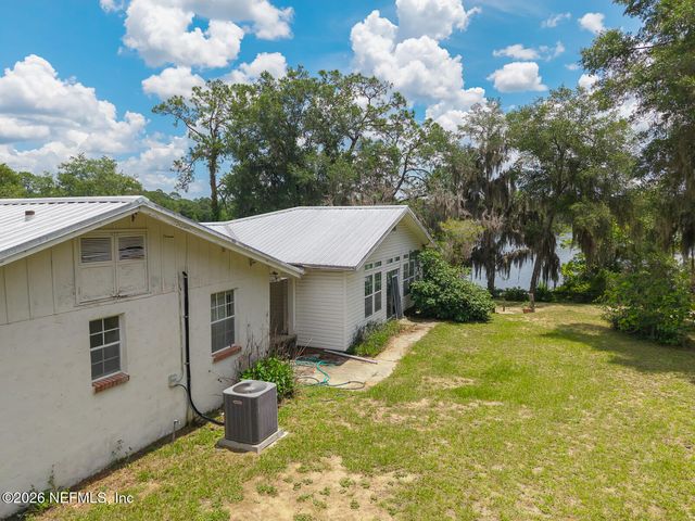 214 MIRROR LAKE Drive, Interlachen, FL 32148