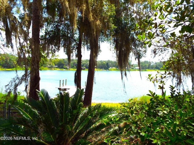 214 MIRROR LAKE Drive, Interlachen, FL 32148