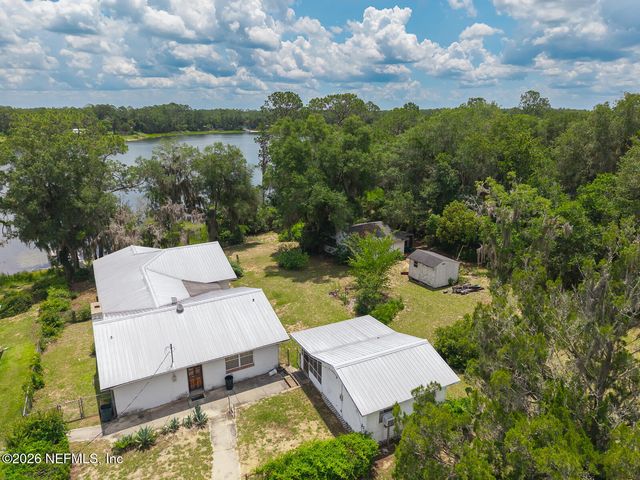 214 MIRROR LAKE Drive, Interlachen, FL 32148