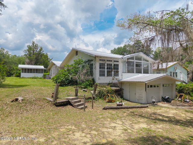 214 MIRROR LAKE Drive, Interlachen, FL 32148