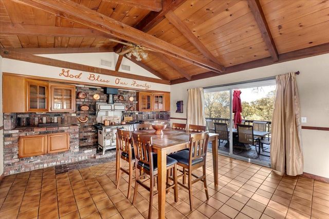 8504 Oak Terrace Lane, Millville, CA 96062