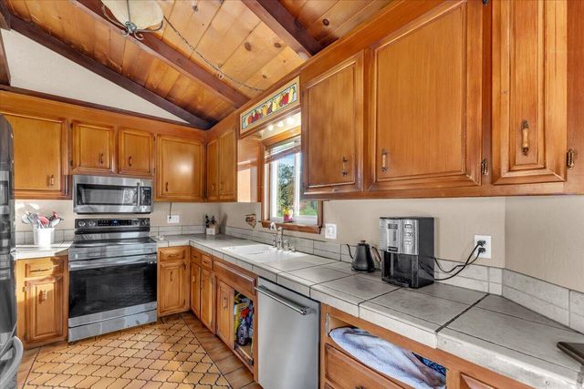 8504 Oak Terrace Lane, Millville, CA 96062