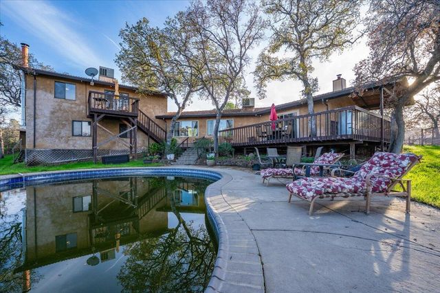 8504 Oak Terrace Lane, Millville, CA 96062