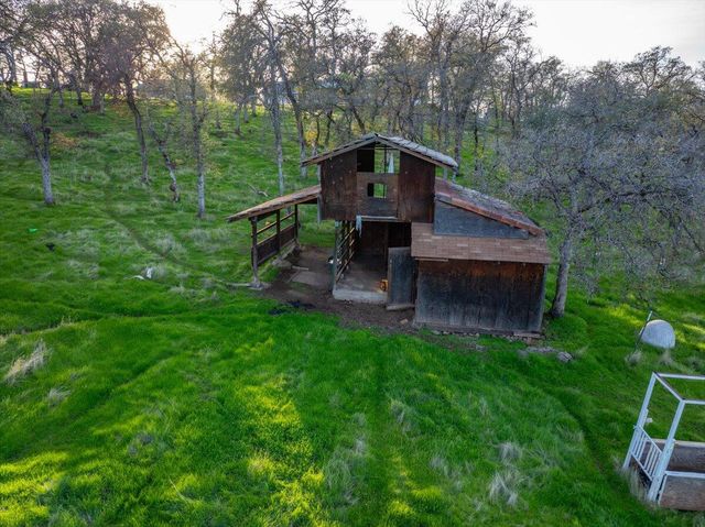 8504 Oak Terrace Lane, Millville, CA 96062