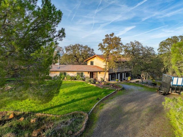 8504 Oak Terrace Lane, Millville, CA 96062