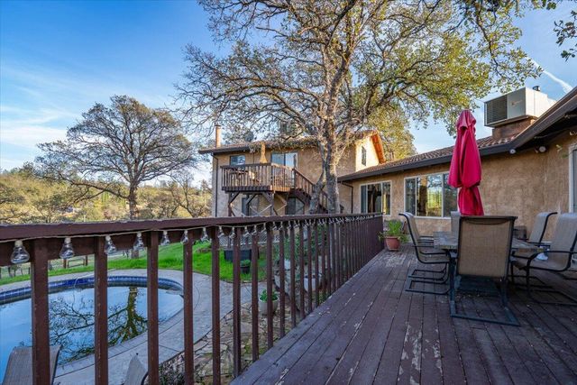 8504 Oak Terrace Lane, Millville, CA 96062