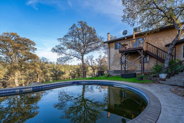 8504 Oak Terrace Lane, Millville, CA 96062