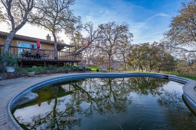 8504 Oak Terrace Lane, Millville, CA 96062