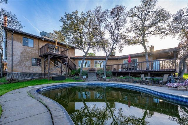 8504 Oak Terrace Lane, Millville, CA 96062