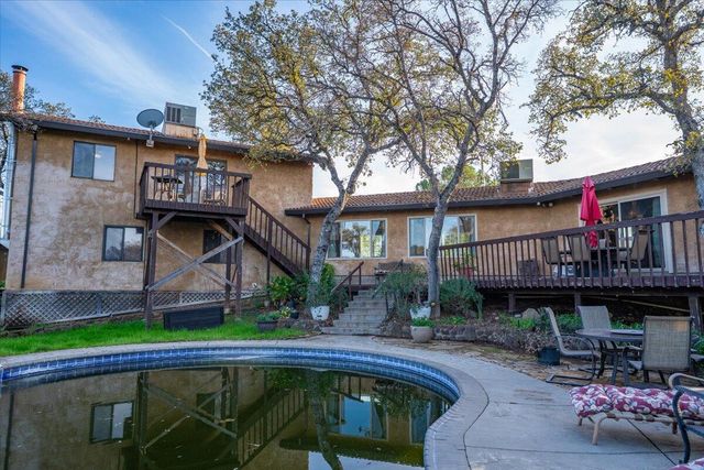 8504 Oak Terrace Lane, Millville, CA 96062