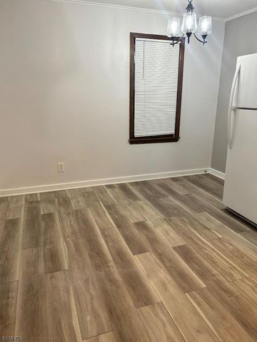 241 N 3Rd Ave, Manville Boro, NJ 08835