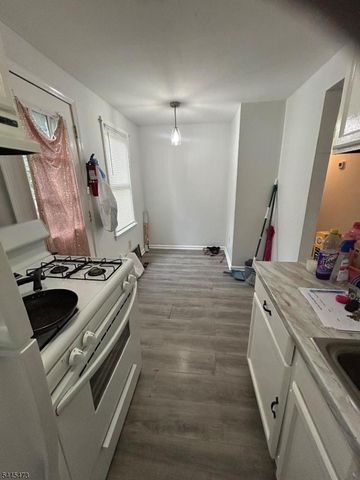 241 N 3Rd Ave, Manville Boro, NJ 08835