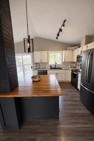 517 E Westcrest Ave, Colbert, WA 99005