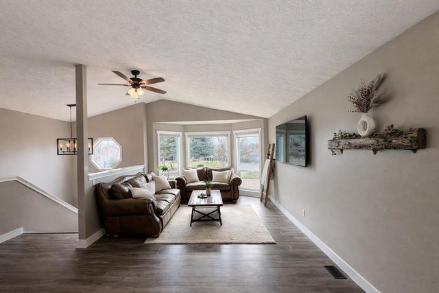 517 E Westcrest Ave, Colbert, WA 99005