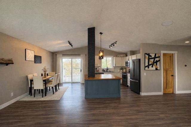 517 E Westcrest Ave, Colbert, WA 99005